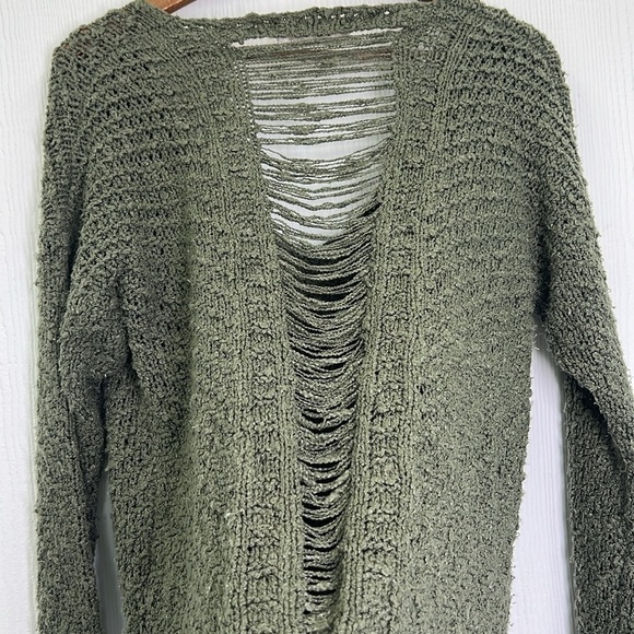 ASTR The Label - Olive Green Popcorn Boucle Deep V With Cutout Slashed Sweater M - Picture 12 of 12
